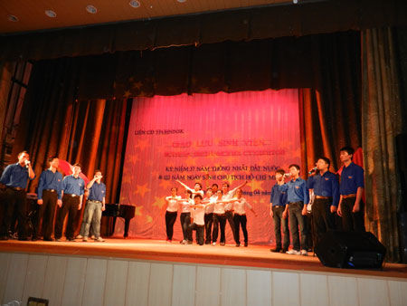 Các sinh viên học ngành điện nguyên tử tại Nga