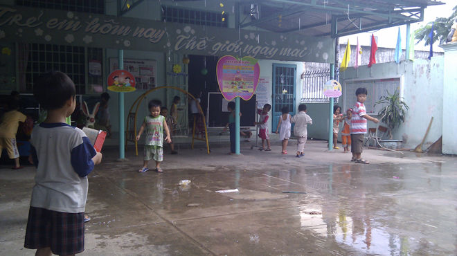 Phản đối thức ăn thiu cho trẻ, bảo mẫu nghỉ việc, thức ăn bẩn, trường mẫu giáo, cty cơm việt, maple bear, trường tiểu học maple bear, thức ăn thiu, vệ sinh an toàn thực phẩm Phản đối thức ăn thiu cho trẻ, bảo mẫu nghỉ việc, thức ăn bẩn, trường mẫu giáo, cty cơm việt, maple bear, trường tiểu học maple bear, thức ăn thiu, vệ sinh an toàn thực phẩm