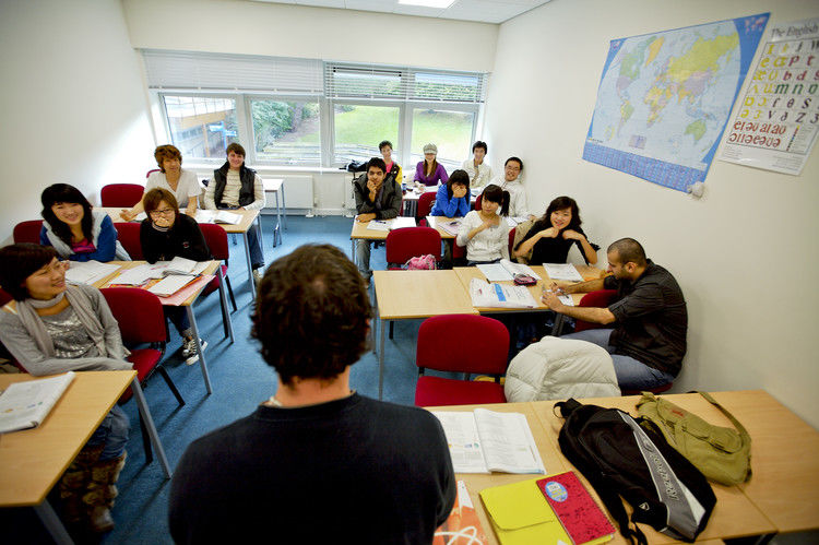 Chạm tay vào cổng trường Đại Học Tốp 10 của Anh - Ảnh 3