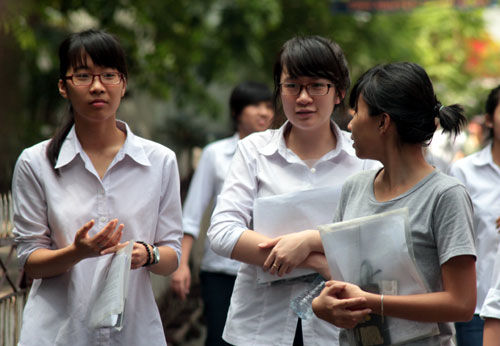 Học phí dự kiến 2012 - 2013 sẽ tăng gấp 3 lần tại TpHCM, Tăng học phí, vietnamnet, tuyển sinh, thông tin tuyển sinh, hoc phí, gánh nặng học phí Học phí dự kiến 2012 - 2013 sẽ tăng gấp 3 lần tại TpHCM, Tăng học phí, vietnamnet, tuyển sinh, thông tin tuyển sinh, hoc phí, gánh nặng học phí