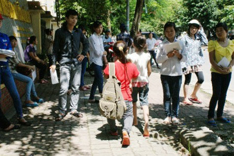 Cháu 12 tuổi đưa dì đi thi đại học - Ảnh 2