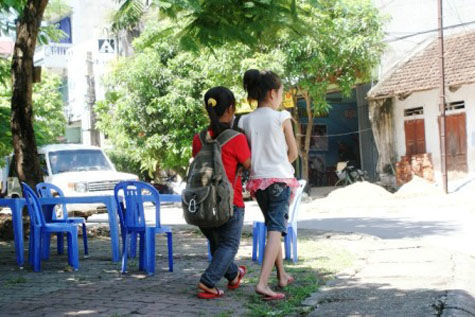 Cháu 12 tuổi đưa dì đi thi đại học - Ảnh 3