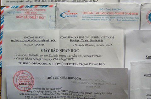 Giấy báo trúng tuyển ùa về nhà thí sinh, Xét tuyển, Điểm sàn ĐH, điểm chuẩn đại học, xem diểm thi, tra cứu điểm chuẩn, nguyện vọng 2, giay bao trung tuyen, giấy báo nhập học Giấy báo trúng tuyển ùa về nhà thí sinh, Xét tuyển, Điểm sàn ĐH, điểm chuẩn đại học, xem diểm thi, tra cứu điểm chuẩn, nguyện vọng 2, giay bao trung tuyen, giấy báo nhập học