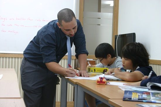 Trung tâm anh ngữ Universal, Universal English Center, Anh ngữ UEC, anh ngữ trẻ em, anh ngữ quốc tế, trung tâm anh ngữ, tiếng anh du học, chú7ng chỉ tiếng anh quốc tế