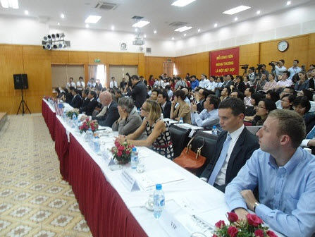 Bài giảng của GS Roger B. Myerson thu hút sự quan tâm của hơn 1.000 giảng viên và sinh viên.