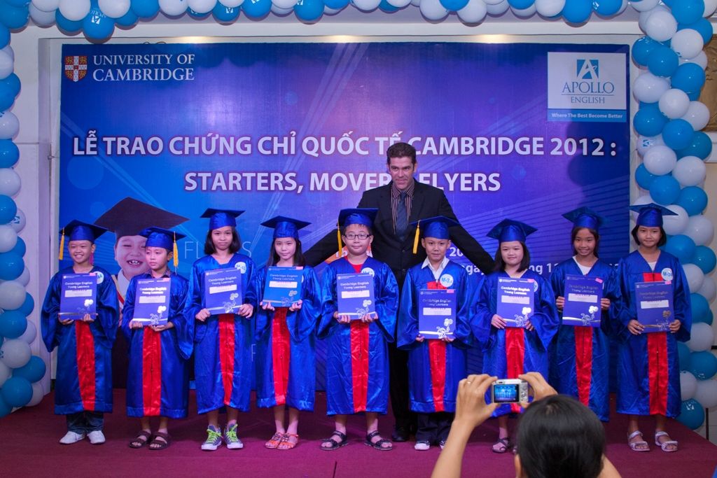 lễ trao bằng cambridge 2012
