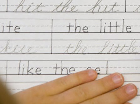 Chữ viết tay kiểu cũ đang đi vào quá khứ Chữ viết tay kiểu cũ đang đi vào quá khứ