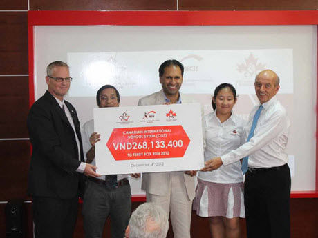 Tổng lãnh sự quán Canada thăm trường quốc tế Canada CIS