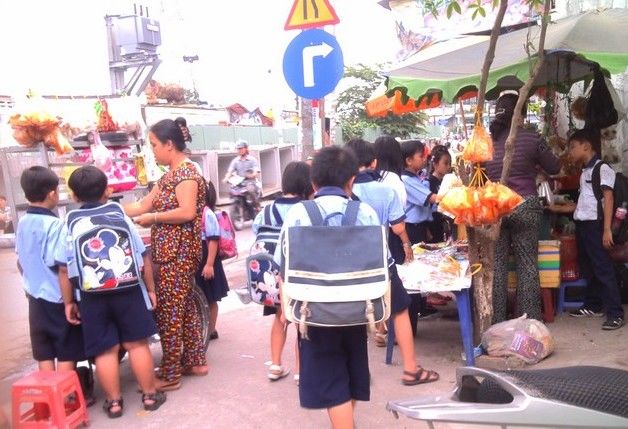 bao hai quan, an vat, hang rong, cong truong, tuyen sinh, thong tin tuyen sinh, giao duc, kenh tuyen sinh, tuyen sinh 2013, thuc pham ban, an toan ve sinh thuc pham