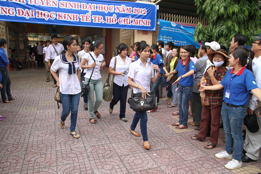 truong dan lap, ngoai cong lap, dong cua nganh, cam mo nganh, truong cong lap, tuyen sinh, nganh kinh te, nganh tai chinh, nganh ngan hang, tuyen sinh 2013, thong tin tuyen sinh, xet tuyen, diem san, diem chuan