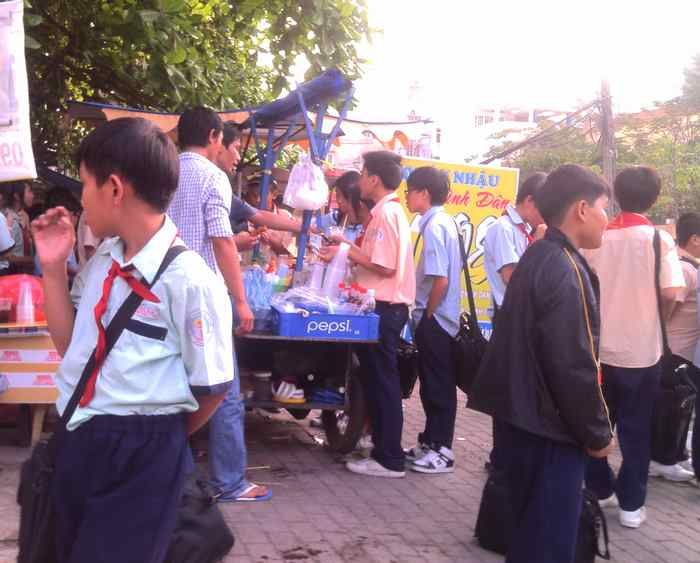 bao hai quan, an vat, hang rong, cong truong, tuyen sinh, thong tin tuyen sinh, giao duc, kenh tuyen sinh, tuyen sinh 2013, thuc pham ban, an toan ve sinh thuc pham