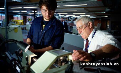 Anh sẽ mở thêm 15 trường cao đẳng kỹ thuật trong 2 năm tới