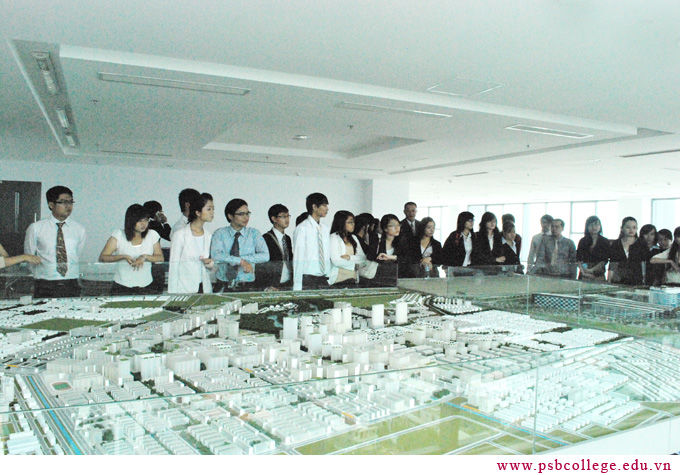 Sinh viên PSB tham quan học tập tại Becamex IDC Bình Dương - Ảnh 4