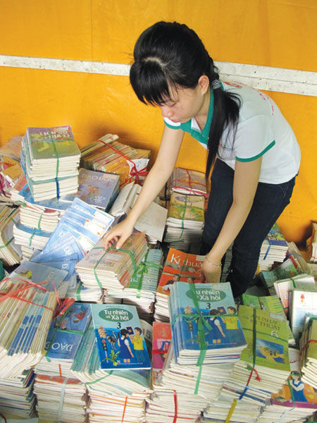 Quy trình làm sách giáo khoa ngược giao duc, sach giao khoa, sai pham, tuyen sinh, thanh nien