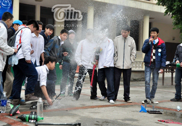 hoc duong, giao duc, truong chuyen, ten lua nuoc, tiin