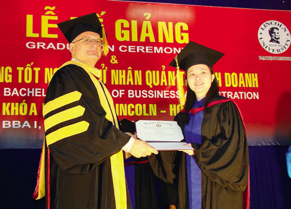 Chương trình liên kết đào tạo quốc tế tại đại học Hutech & ĐH Lincoln