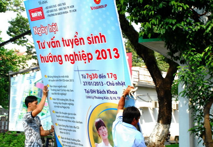 Tư vấn tuyển sinh và hướng nghiệp năm 2013 Tư vấn tuyển sinh và hướng nghiệp năm 2013