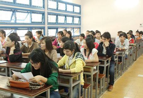 Thí sinh dự thi đại học năm 2012.