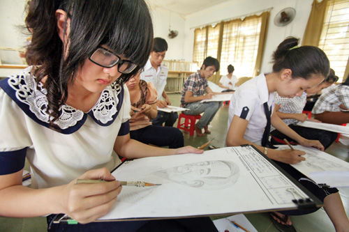 mon ngu van, xet tuyen, tuyen sinh, thong tin tuyen sinh, mon nang khieu, lo luyen thi, bo thi mon van, xet tuyen mon van, thanh nien