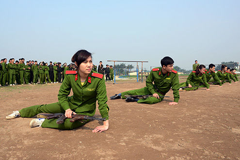 Một ngày trên thao trường của nữ học viên Học viện Cảnh Sát - Ảnh 11