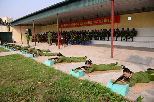 Một ngày trên thao trường của nữ học viên Học viện Cảnh Sát - Ảnh 12
