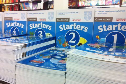 Chứng chỉ Anh văn quốc tế Starters của một học sinh lớp 2 đạt điểm tuyệt đối (15 khiên). Để có chứng chỉ này, em đã phải học thêm ở trung tâm và tự ôn luyện rất nhiều. Ảnh: Hương Giang Chứng chỉ Anh văn quốc tế Starters của một học sinh lớp 2 đạt điểm tuyệt đối (15 khiên). Để có chứng chỉ này, em đã phải học thêm ở trung tâm và tự ôn luyện rất nhiều. Ảnh: Hương Giang