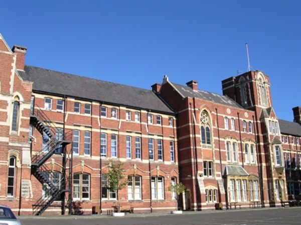 Cơ hội học bổng 100% trường nội trú Tettenhall từ Hội Đồng Anh