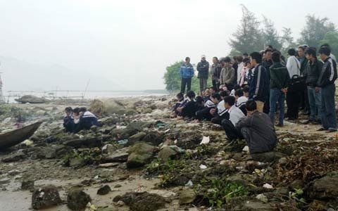 Nữ sinh tự tử vì thầy chủ nhiệm quá cứng nhắc | Học sinh tự tử