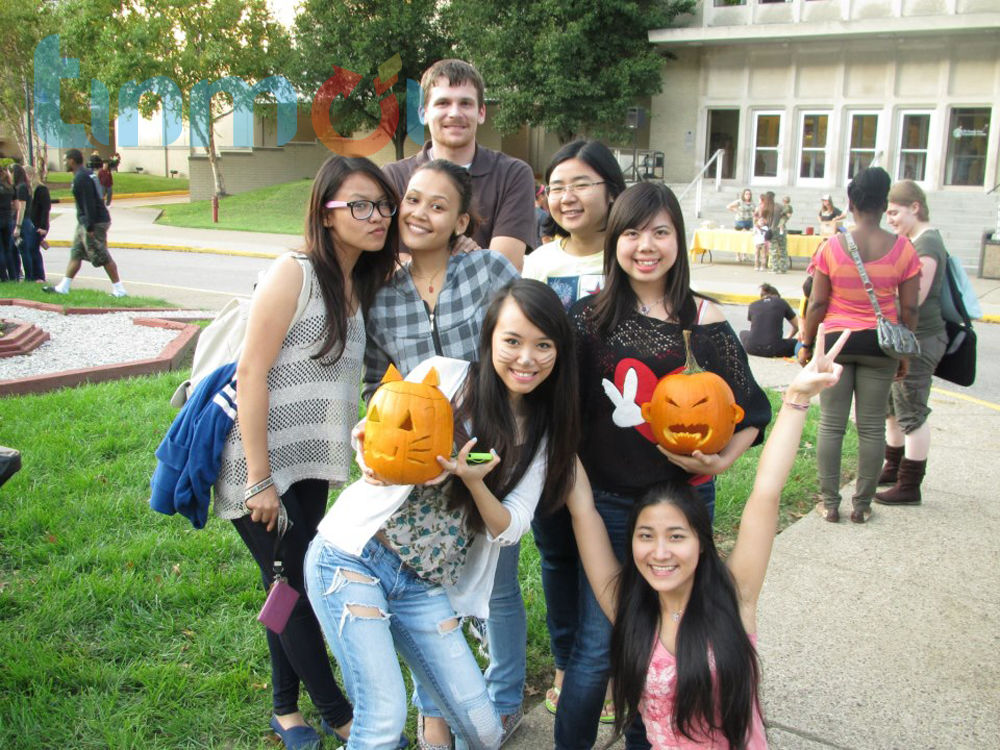 Du học sinh nói về cơ hội ở Việt Nam và khi ra nước ngoài