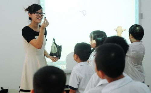 Học tiếng anh với giải pháp lớp học số thông minh Học tiếng anh với giải pháp lớp học số thông minh