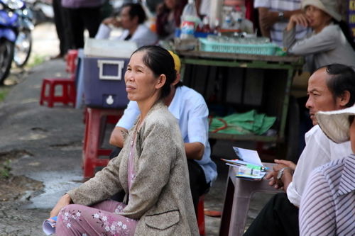 Những hình ảnh khó quên trong kỳ thi tốt nghiệp THPT 2018 - Ảnh 8