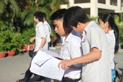 Thí sinh bắt đầu thi môn Địa lý với tâm trạng thoải mái