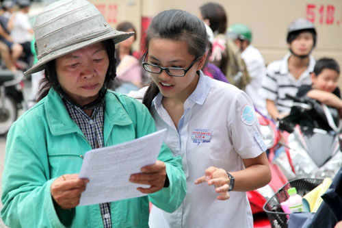 Những hình ảnh khó quên trong kỳ thi tốt nghiệp THPT 2018 - Ảnh 10