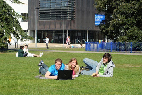 Ba trường học trong mơ của bạn trẻ thích kinh doanh: Exeter, Reading, Greenwich: 3