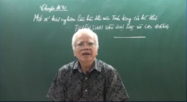 Thầy Khải đang hướng dẫn một số kinh nghiệm làm bài môn Toán.