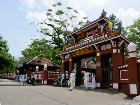 Trường QUốc học Huế