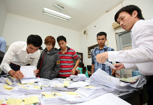 Tuyển sinh 2013: còn nhiều quy định bất cập | Diem thi tot nghiep