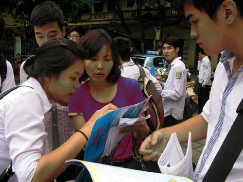 Thí sinh thi môn Địa lý quên Atlat | Đáp án đề thi môn Địa 2013 Thí sinh thi môn Địa lý quên Atlat | Đáp án đề thi môn Địa 2013