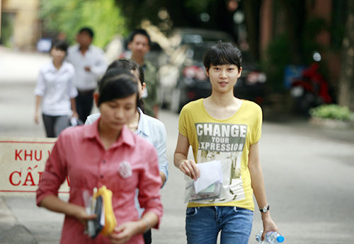 Thí sinh thi đại học khối D: Nhiều tâm trạng! - Ảnh 1
