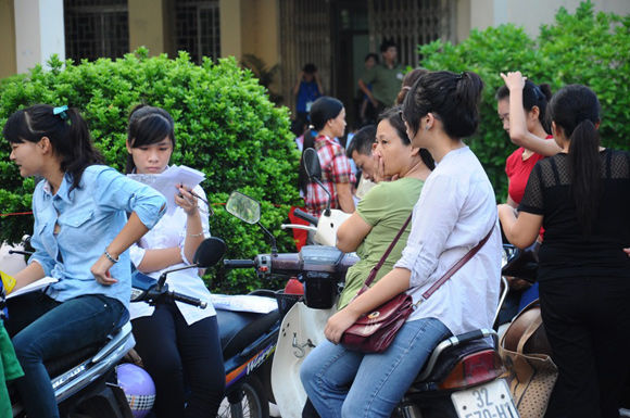 Sáng nay thí sinh thi môn cuối cùng: Môn Vật Lý/ tiếng anh (Khối A1)