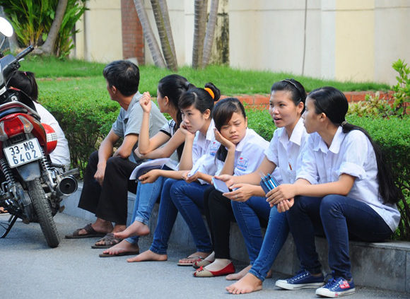 Sáng nay thí sinh thi môn cuối cùng: Môn Vật Lý/ tiếng anh (Khối A1)