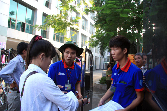 Thí sinh đang làm bài thi đại học môn toán khối A, A1 | Dap an de thi