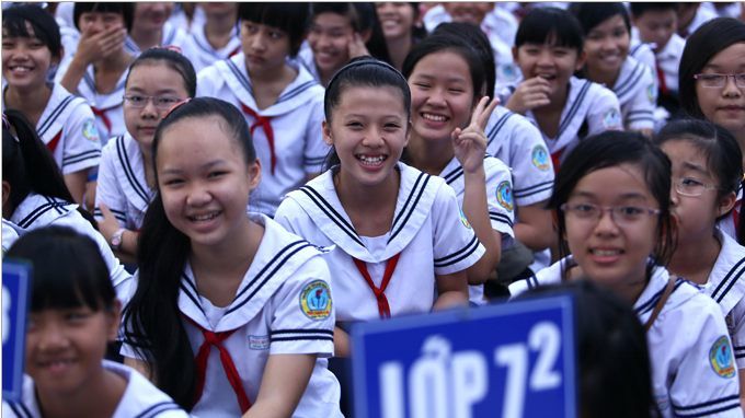 Học sinh Trường THCS Trần Quang Khải (Q.Tân Phú, TP.HCM) trong ngày khánh thành và khai giảng năm học 2013-2014  Học sinh Trường THCS Trần Quang Khải (Q.Tân Phú, TP.HCM) trong ngày khánh thành và khai giảng năm học 2013-2014