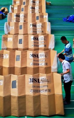 dựng lều nhập học