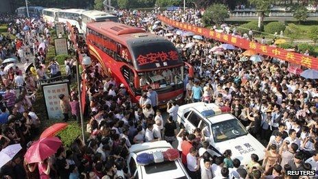 Trung quốc: cha mẹ bán nhà cho con du học | Học đại học ở nước ngoài Trung quốc: cha mẹ bán nhà cho con du học | Học đại học ở nước ngoài