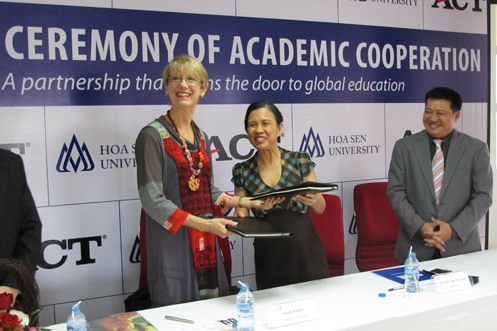 Chương trình dự bị đại học ACT Education Solutions tại ĐH Hoa Sen