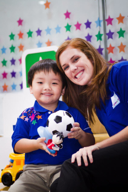 Apollo English tặng học bổng tôn vinh tình bạn Apollo English tặng học bổng tôn vinh tình bạn