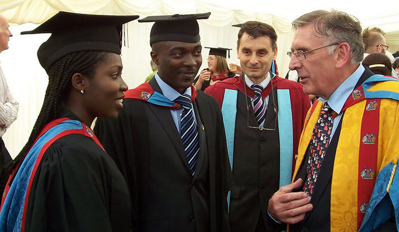 10 quỹ học bổng danh tiếng dành cho sinh viên các nước đang phát triển 10 quỹ học bổng danh tiếng dành cho sinh viên các nước đang phát triển