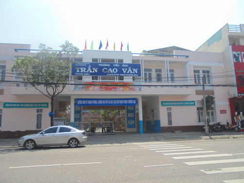 Sai phạm trong vụ xén khẩu phân ăn của học sinh ở trường điểm