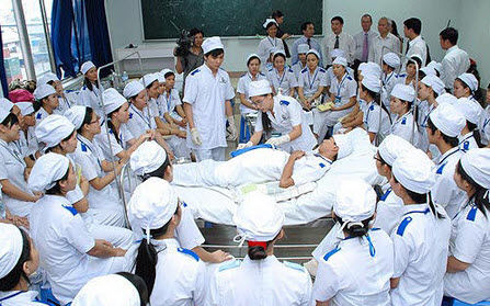 Nhiều trường mở ngành y dược không có sự kiểm soát Nhiều trường mở ngành y dược không có sự kiểm soát